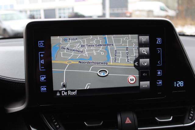Toyota C-HR 1.8 Hybrid Dynamic | Rijklaar | Trekhaak | Keyless | Adaptive Cruise | Stoelverw. | Dealer onderhouden