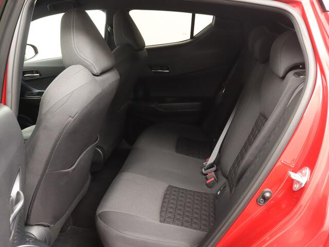 Toyota C-HR 2.0 Hybrid Style | Apple CarPlay | Camera | LM Velgen | Parkeersensoren | Navigatie | Camera | JBL | Cruise Control Adaptief |
