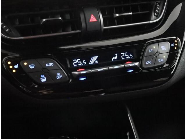 Toyota C-HR 1.8 Hybrid Bi-Tone | Lederen bekleding | Adaptieve cruise control | Stoelverwarming | Stuurverwarming |