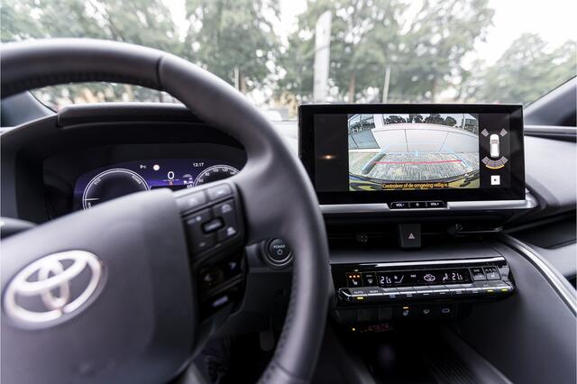 Toyota C-HR 1.8 Hybrid 140 First Edition Dodenhoekdetectie, Navigatie, Parkeersensoren V + A , All-in Rijklaarprijs