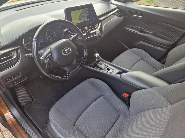 Toyota C-HR 1.8 Hybrid Dynamic | Navigatie | Parkeersensoren voor/achter |