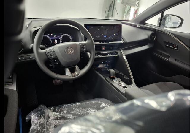 Toyota C-HR 1.8 Hybrid 140 First Edition Cruise control adaptief / Keyless start / Navigatiesysteem