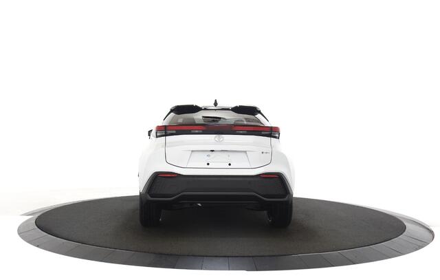 Toyota C-HR 1.8 Hybrid 140 First Edition Navigatiesysteem / Cruise control adaptief / Stuurverwarming