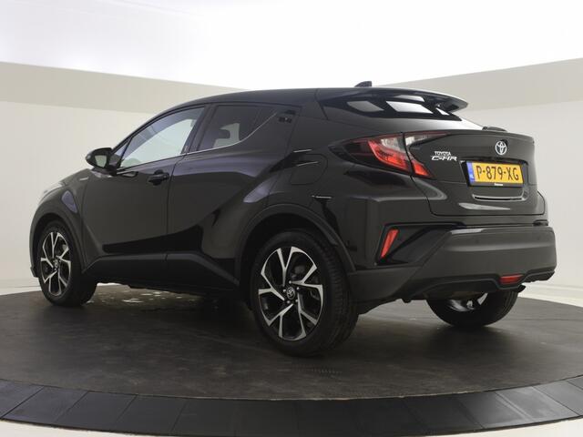 Toyota C-HR 1.8 Hybrid Bi-Tone | Parkeersensoren V+A | Stuur en Stoelverwarm