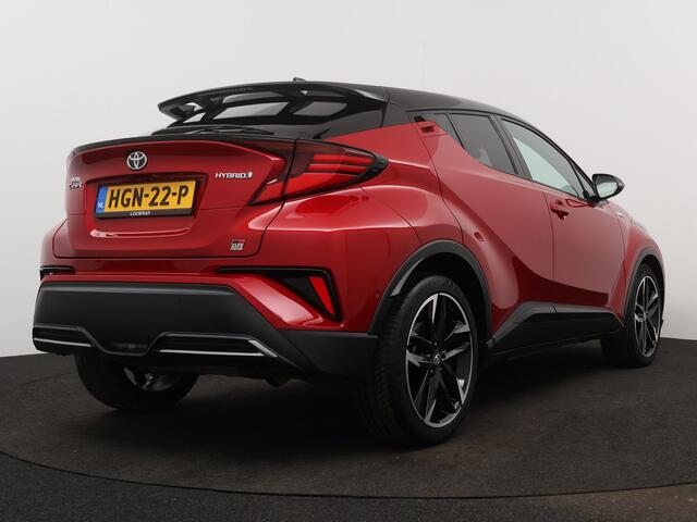Toyota C-HR 1.8 Hybrid GR-Sport | Dodehoek Ass. | Stoel en stuurwiel verwarmd | Parkeersensoren | Cruise Control Adaptief | Camera | LM velgen | Parkeer Ass. |