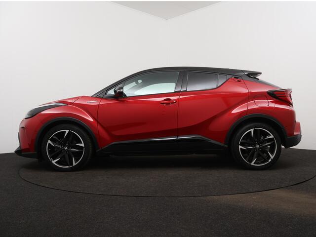 Toyota C-HR 1.8 Hybrid GR-Sport | Dodehoek Ass. | Stoel en stuurwiel verwarmd | Parkeersensoren | Cruise Control Adaptief | Camera | LM velgen | Parkeer Ass. |