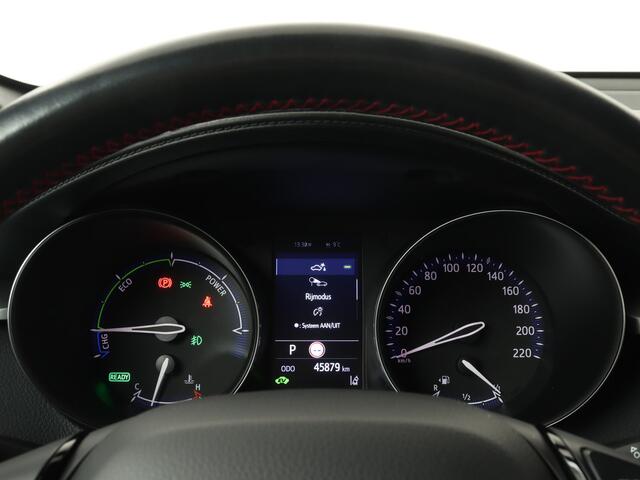 Toyota C-HR 1.8 Hybrid GR-Sport | Dodehoek Ass. | Stoel en stuurwiel verwarmd | Parkeersensoren | Cruise Control Adaptief | Camera | LM velgen | Parkeer Ass. |