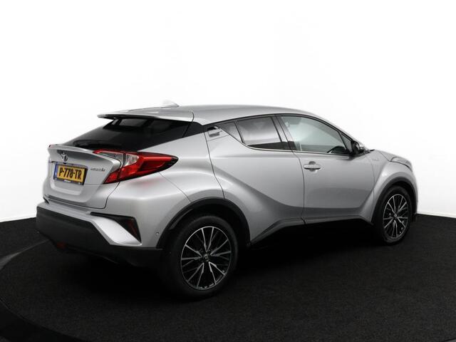 Toyota C-HR 1.8 Hybrid Executive | Kunstlederen/ Stof bekleding | Navigatie | Parkeersensoren Rondom | Stoelverwarming |