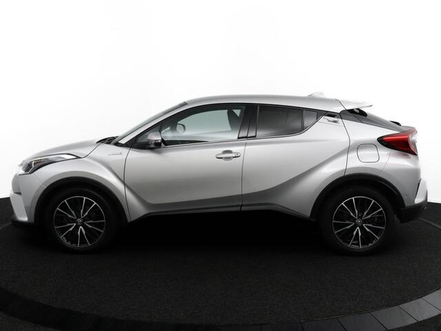 Toyota C-HR 1.8 Hybrid Executive | Kunstlederen/ Stof bekleding | Navigatie | Parkeersensoren Rondom | Stoelverwarming |