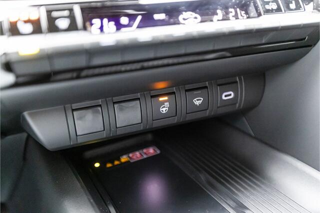 Toyota C-HR 1.8 Hybrid 140 First Edition Dodenhoekdetectie, Navigatie, Parkeersensoren V + A , All-in Rijklaarprijs
