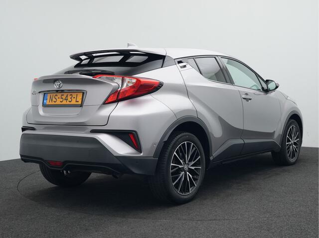 Toyota C-HR 1.2 Turbo 116 PK Executive | Parkeersensoren | LM velgen | Climate Control | Navigatie | Camera | Stoelverwarming |