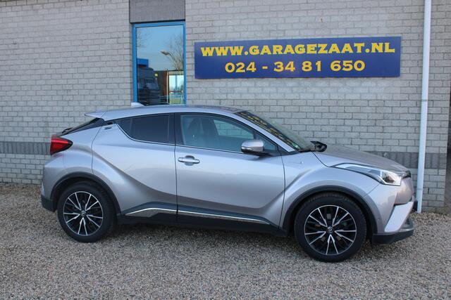 Toyota C-HR 1.8 Hybrid First Edition Trekhaak All season banden Navi 1/2 leder clima
