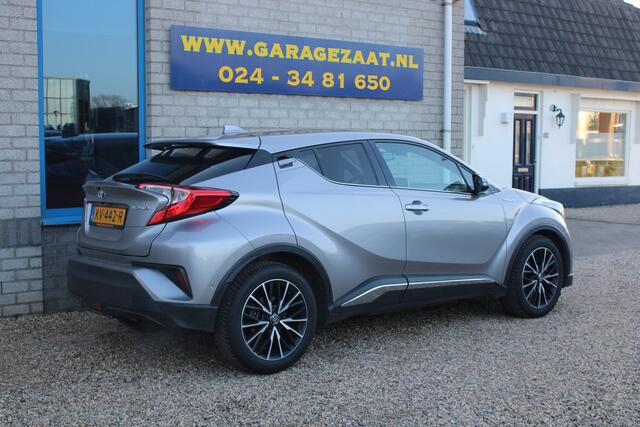 Toyota C-HR 1.8 Hybrid First Edition Trekhaak All season banden Navi 1/2 leder clima