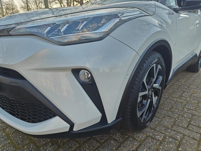 Toyota C-HR 2.0 Hybrid Bi-Tone