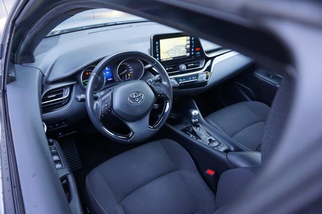 Toyota C-HR 1.8 Hybrid AUTOMAAT TREKHAAK | 4SBAND | NAVI | CAMERA | STOELVER