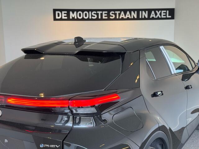 Toyota C-HR 2.0 Plug-in Hybrid 220 Dynamic