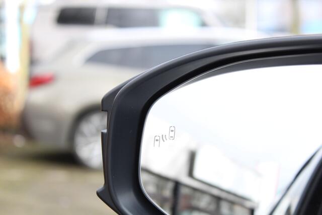 Toyota C-HR 1.8 Hybrid 140 Executive Bi-tone | Rijklaar | Nieuw uit vooraad