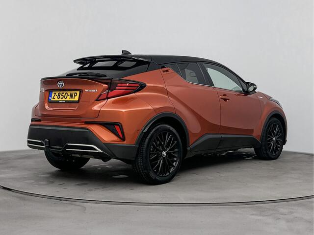 Toyota C-HR 2.0 Hybrid Executive Limited | Navigatie | Camera | Stoel en stuurwiel verwarmd | Cruise Control Adaptief | Trekhaak | Parkeersensoren |