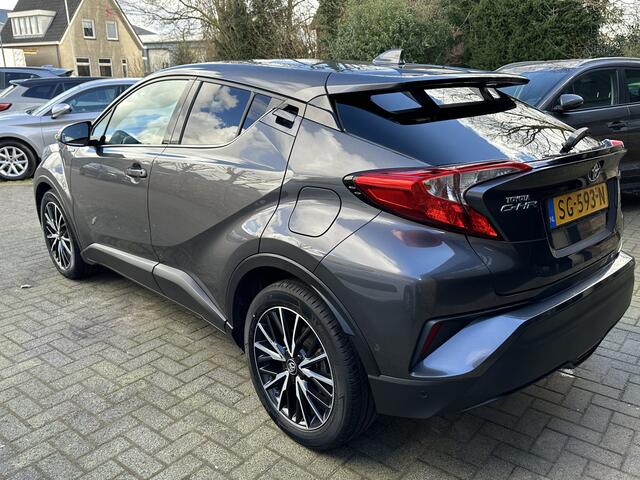Toyota C-HR bi-tone 1.8 Hybrid Style Navi. Cruise. nl auto dealer onderhouden . stoelverwarming .enz dealer onderhouden NL Auto