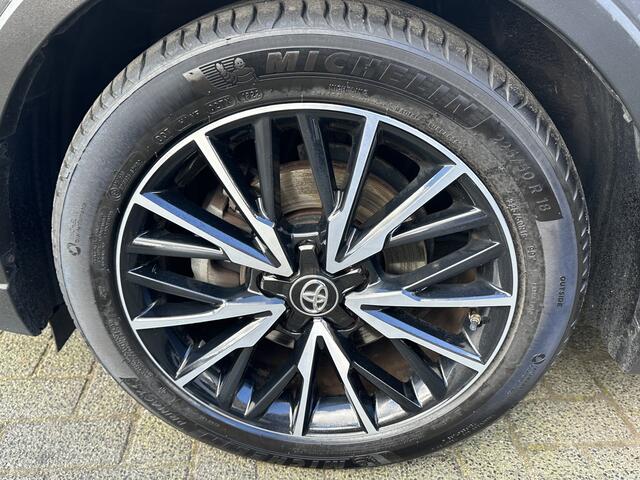 Toyota C-HR bi-tone 1.8 Hybrid Style Navi. Cruise. nl auto dealer onderhouden . stoelverwarming .enz dealer onderhouden NL Auto