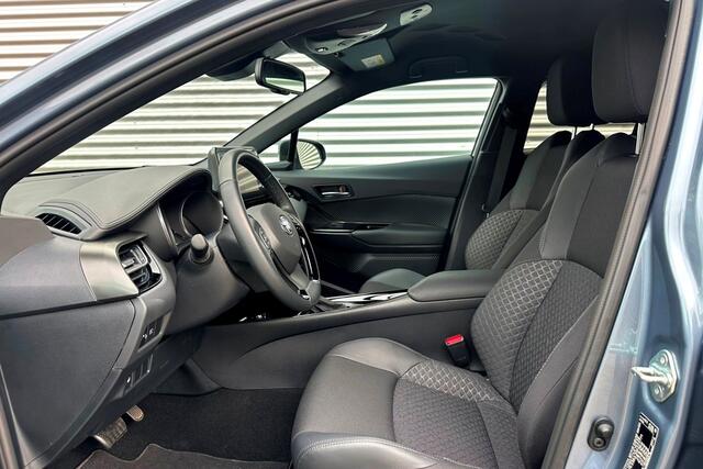 Toyota C-HR 1.8 Hybrid Dynamic Carplay / Navi