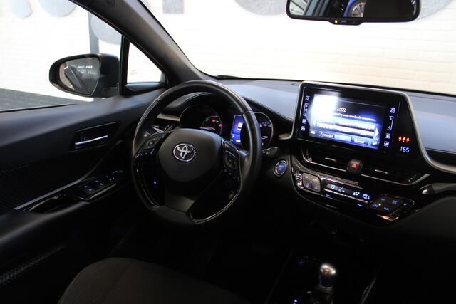 Toyota C-HR 1.8 Hybrid Dynamic | Incl. 12 maanden garantie | Dealeronderhouden | Stoelverwarming | Climate control | Cruise control | Lane assist | Parkeercamera | Navigatie |
