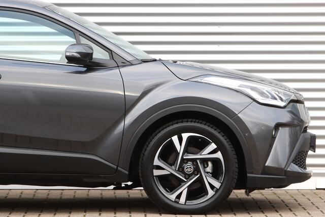Toyota C-HR 2.0 Hybrid Team-D Winter-pakket / Safety-pakket