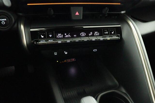 Toyota C-HR 2.0 Hybrid 200 Première Edition | Panoramadak | 360Camera | Stoelverwarming | JBL audio | Apple Carplay/Android Auto | Leer | Elektrische Achterklep |