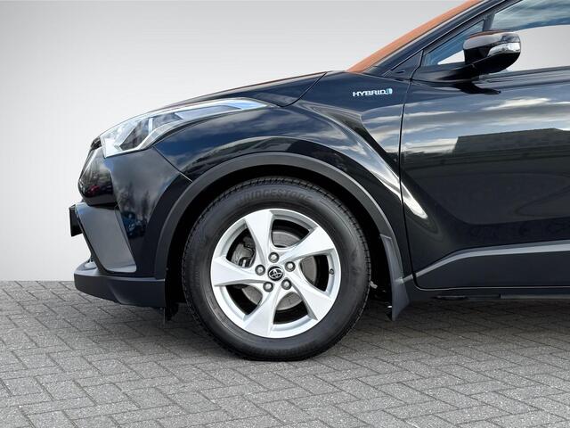 Toyota C-HR 1.8 Hybrid Dynamic | Navigatie | Camera | Adapt. Cruise Control | Climate Control | Bluetooth Tel. | Elek. Ramen + Spiegels | Rijklaarprijs!