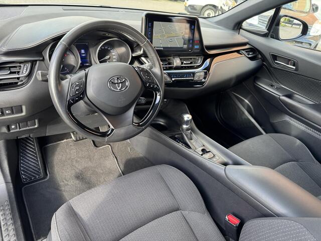 Toyota C-HR 1.8 Hybrid Dynamic | Navigatie | Camera | Adapt. Cruise Control | Climate Control | Bluetooth Tel. | Elek. Ramen + Spiegels | Rijklaarprijs!