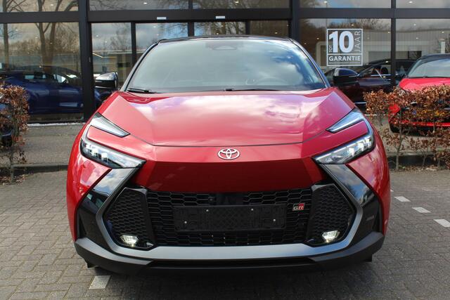 Toyota C-HR 2.0 Hybrid 200 AWD GR SPORT PLUS + NEXT GENERATION | Rijklaar | Panoramadak | Head Up | JBL | Stoel-/stuurverw. | Blind Spot | 360 Camera | Leer/Alcantara