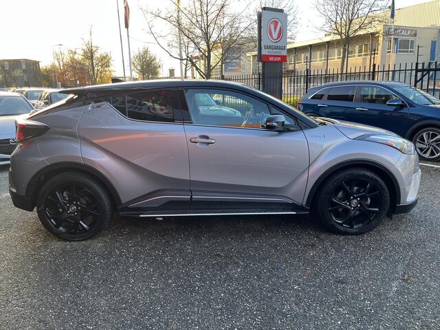 Toyota C-HR 1.8 Hybrid Bi-Tone Plus // FULL LED // JBL AUDIO // ADAP. CRUISE // KEYLESS // LEDER // DODEHOEK // NAVI // STANDKACHEL //