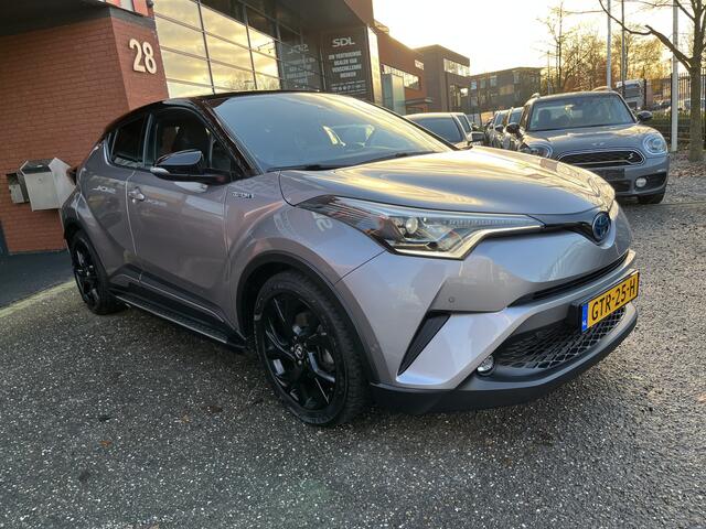 Toyota C-HR 1.8 Hybrid Bi-Tone Plus // FULL LED // JBL AUDIO // ADAP. CRUISE // KEYLESS // LEDER // DODEHOEK // NAVI // STANDKACHEL //
