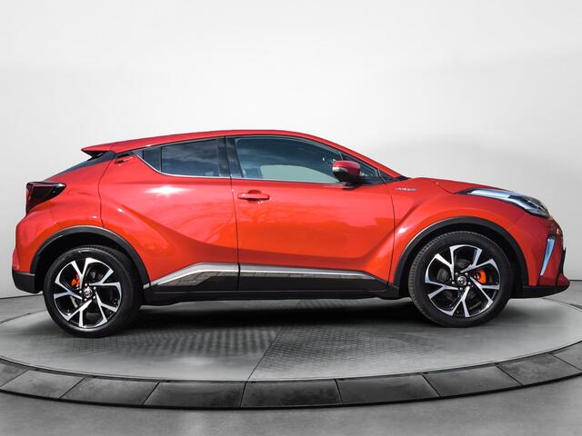 Toyota C-HR 1.8 Hybrid Dynamic (98 PK) 1e-Eig. & Dealer-Onderh. BOVAG-Garantie. NL-Auto. Half-Leer, Trekhaak, Navigatie/Apple-Carplay/Android-Auto, Adaptive-Cruisecontrol, Keyless-Entry/Start, Parkeersensoren-V+A, Achteruitrijcamera, DAB, Licht-Zicht-Pakket, Lm-Velge