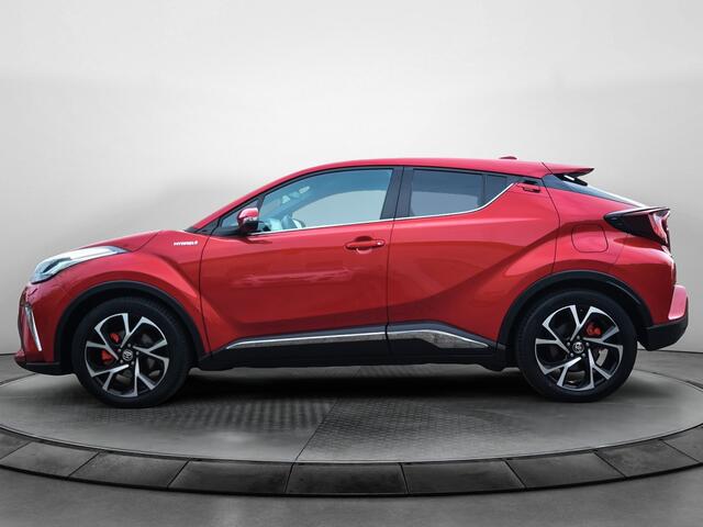 Toyota C-HR 1.8 Hybrid Dynamic (98 PK) 1e-Eig. & Dealer-Onderh. BOVAG-Garantie. NL-Auto. Half-Leer, Trekhaak, Navigatie/Apple-Carplay/Android-Auto, Adaptive-Cruisecontrol, Keyless-Entry/Start, Parkeersensoren-V+A, Achteruitrijcamera, DAB, Licht-Zicht-Pakket, Lm-Velge