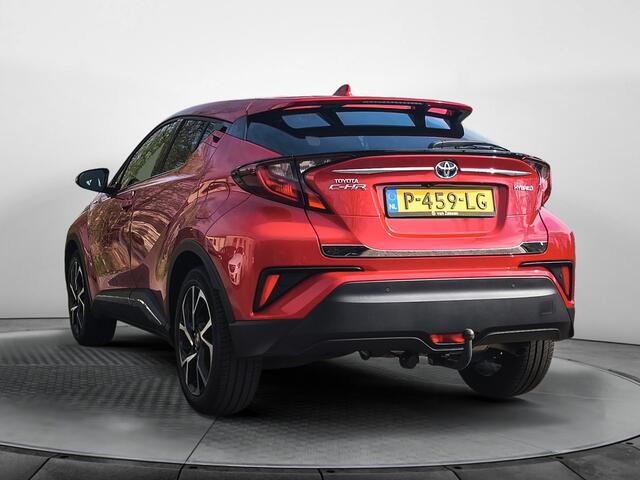 Toyota C-HR 1.8 Hybrid Dynamic (98 PK) 1e-Eig. & Dealer-Onderh. BOVAG-Garantie. NL-Auto. Half-Leer, Trekhaak, Navigatie/Apple-Carplay/Android-Auto, Adaptive-Cruisecontrol, Keyless-Entry/Start, Parkeersensoren-V+A, Achteruitrijcamera, DAB, Licht-Zicht-Pakket, Lm-Velge