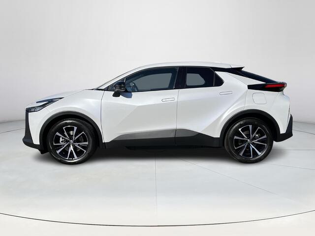Toyota C-HR 2.0 Plug-in Hybrid 220 Dynamic | Platinum pearl white | Nieuw uit voorraad leverbaar |