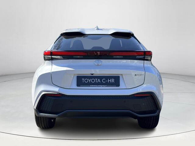 Toyota C-HR 2.0 Plug-in Hybrid 220 Dynamic | Platinum pearl white | Nieuw uit voorraad leverbaar |