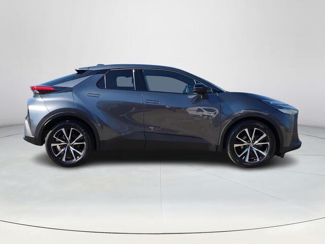 Toyota C-HR 1.8 Hybrid 140 Dynamic Plus | Apple CarPlay | Stuur/Stoelverwarming | Groot Navi | Rijklaarprijs incl. garantie |