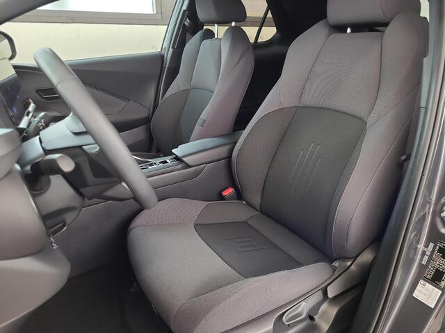 Toyota C-HR 1.8 Hybrid 140 Dynamic Plus | Apple CarPlay | Stuur/Stoelverwarming | Groot Navi | Rijklaarprijs incl. garantie |