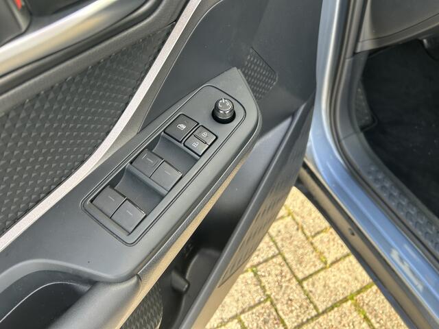 Toyota C-HR 1.8 Hybrid Active NL Auto Dealer Onderhouden Carplay DAB Camera Clima Cruise