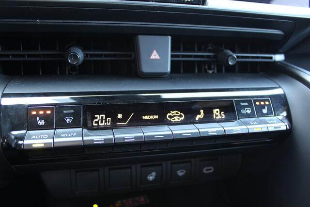 Toyota C-HR 2.0 Plug-in Hybrid 220 First Edition Bi-Tone | Rijklaar | Blind Spot | Apple/Android | Navi | LED | El.achterklep | Stoel-/stuurverw. | Keyless