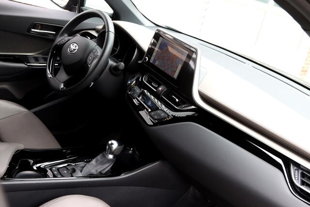 Toyota C-HR 1.8 Hybrid Style Bi-Tone Carplay / Safety Pakket