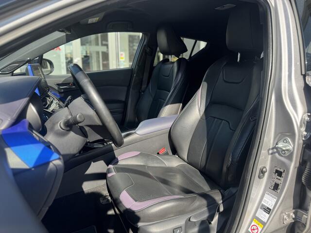 Toyota C-HR 1.8 Hybrid Bi-Tone Plus JBL, Navigatie, Dodehoekdetectie, Parkeersensoren , All-in Rijklaarprijs