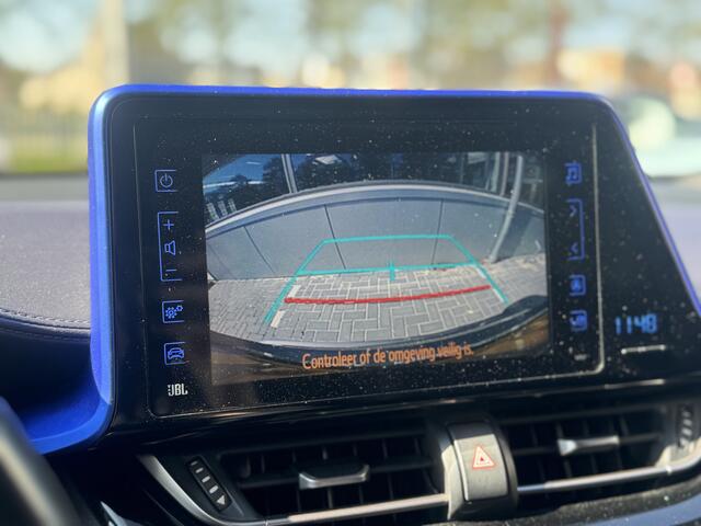 Toyota C-HR 1.8 Hybrid Bi-Tone Plus JBL, Navigatie, Dodehoekdetectie, Parkeersensoren , All-in Rijklaarprijs