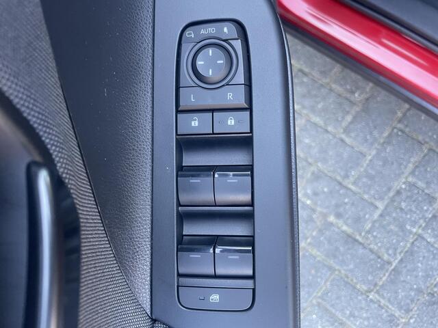 Toyota C-HR 2.0 Hybrid 200 First Edition , 18.000 km, org Nl