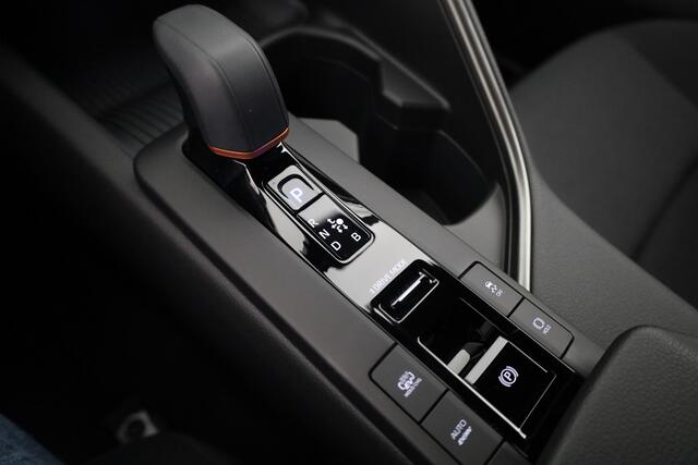Toyota C-HR 2.0 Plug-in Hybrid 220 Dynamic *NIEUW* | Direct leverbaar! | Parkeersensoren V+A | Apple Carplay /- Android Auto | Connected Services |