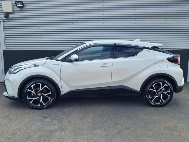 Toyota C-HR 1.8 Hybrid Style | Apple Carplay & Android auto | LED | Stoelverwarming | 18" LM Velgen | Parkeersensoren voor + achter | Achteruitrijcamera | Adaptieve cruise control | Smart key |