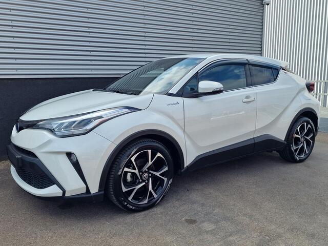 Toyota C-HR 1.8 Hybrid Style | Apple Carplay & Android auto | LED | Stoelverwarming | 18" LM Velgen | Parkeersensoren voor + achter | Achteruitrijcamera | Adaptieve cruise control | Smart key |