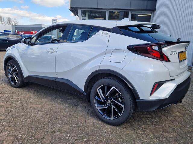Toyota C-HR 1.8 Hybrid Dynamic Trekhaak Navigatie Cruise Apple carplay android auto